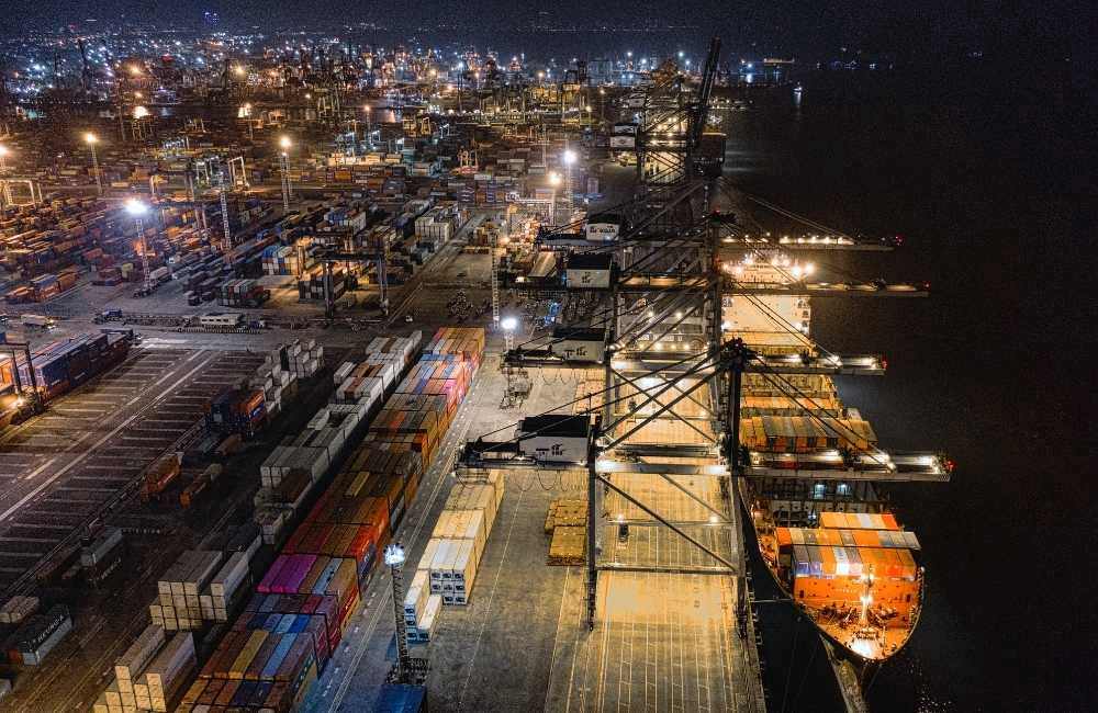 Inside the World of New York Shipping Experts How They Navigate the City’s Complex Logistics